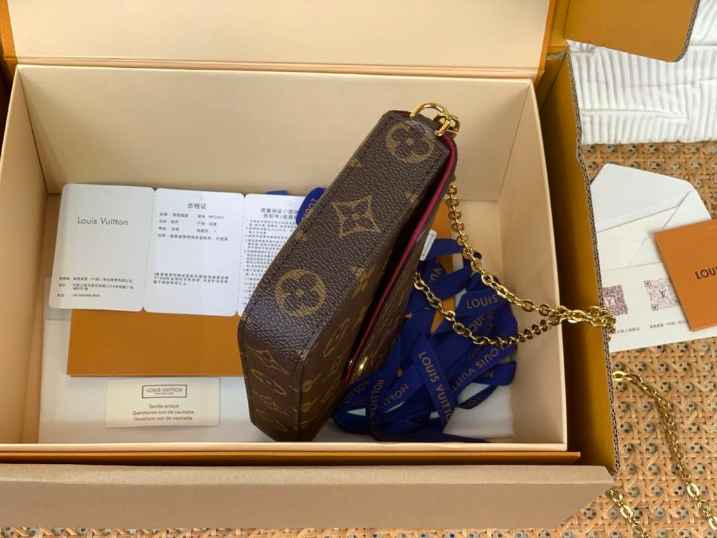 Pochette Chain Bag