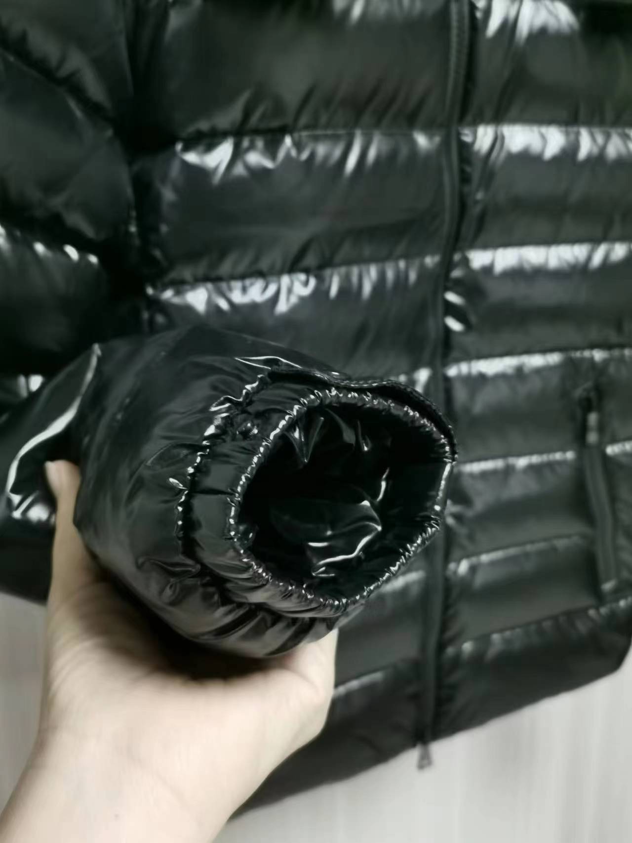 90% DUCK Hooded Down Puffer Jacket